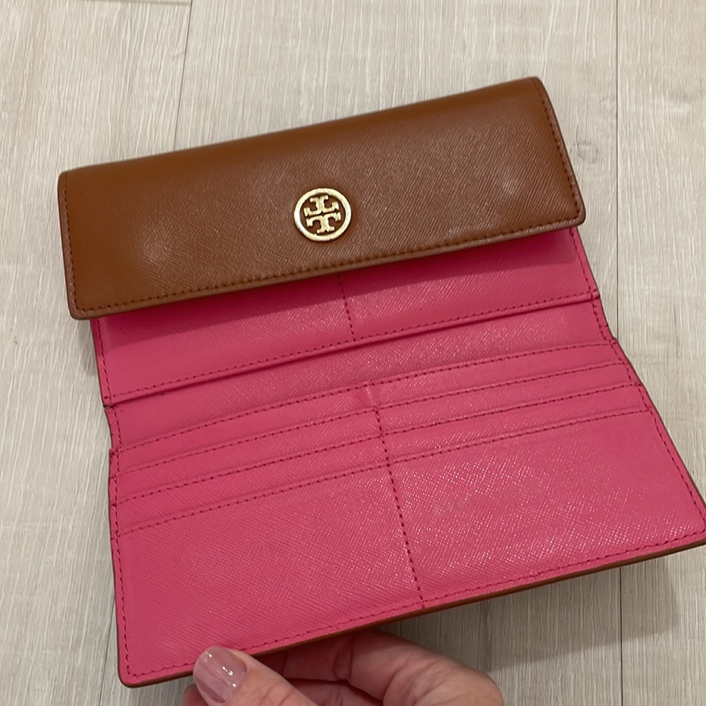 Tory Burch wallet large tan with pink interior
